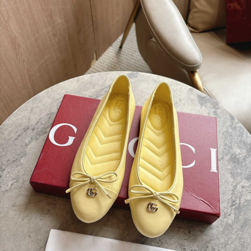 Gvc*1 flat shoes